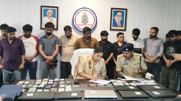 Betting Racket Busted : छत्तीसगढ़ पुलिस की बड़ी रेड…! 7 राज्यों में फैला जाल…16 गिरफ्तार…50 लाख का सामान जब्त