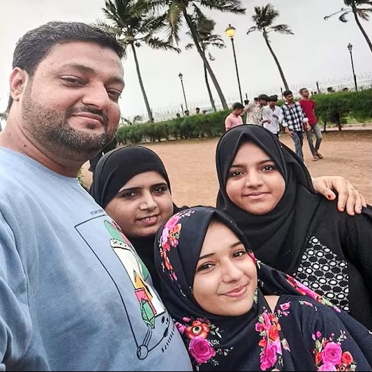 Food Poisoning : फूड प्वाइजनिंग का खौफनाक असर…! एक-एक कर बुझ गईं 4 जिंदगियां…रात को परिवार ने खाया था बिरयानी और तरबूज