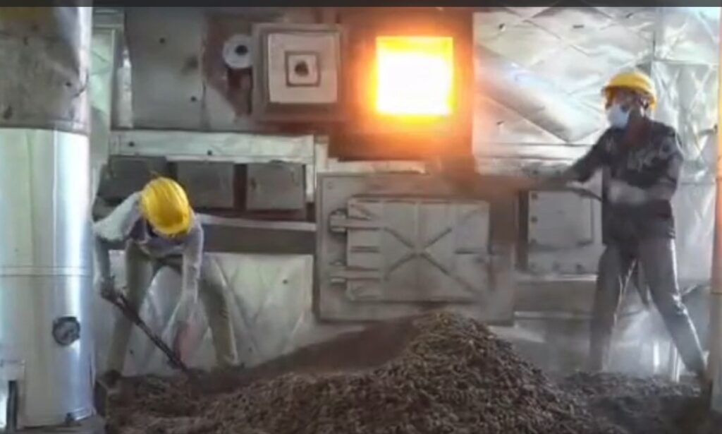 Ganja Destruction : महासमुंद में पुलिस का बड़ा एक्शन…! 5 करोड़ का गांजा जलाया…ड्रग माफिया में हड़कंप…यहां देखें VIDEO