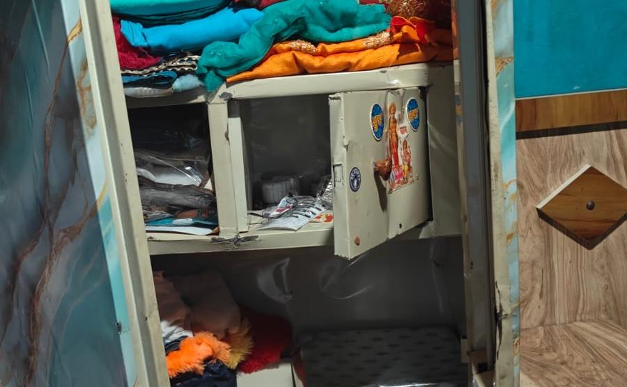 Gariaband Theft : एक ही दिन में टूटे 4 घरों के ताले….₹5 लाख की चोरी…ग्रामीणों में दहशत