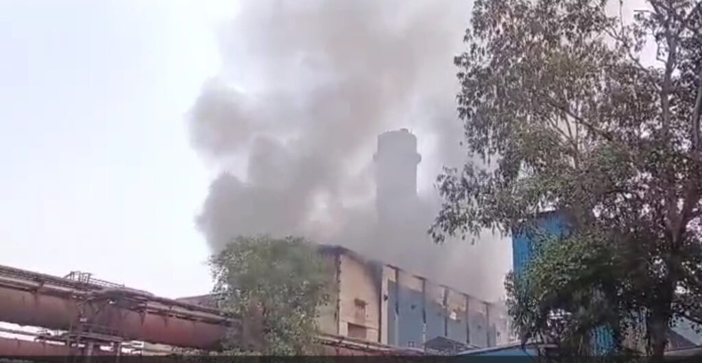 Fire Incident : BSP में आग का तांडव…! ब्लास्ट के बाद मचा हड़कंप…5 कर्मचारी घायल…यहां देखें VIDEO