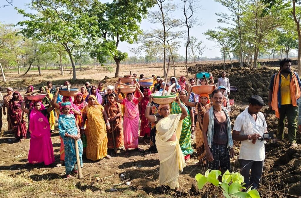 MNREGA के ‘नवा तरिया’ से बदलेगी गांव की तस्वीर… भंवतरा में तालाब निर्माण से बढ़ेगा जल स्तर और किसानों को मिलेगा सहारा
