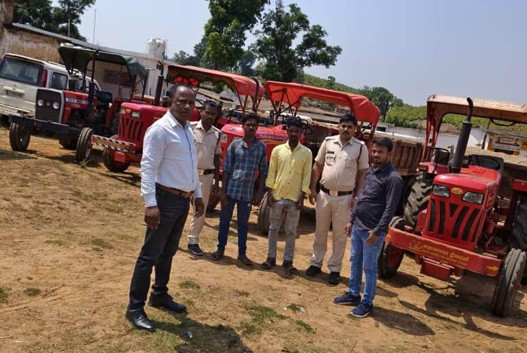 River Mining : गलफुल्ला नदी क्षेत्र में अवैध रेत परिवहन पर कार्रवाई… 4 ट्रैक्टर वाहन जब्त… खनिज विभाग की लगातार कार्रवाई जारी