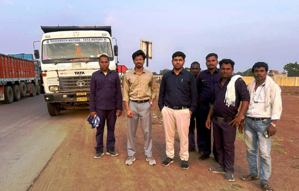Illegal Mining : अवैध रेत उत्खनन पर बड़ी कार्रवाई… जांजगीर-चांपा में 5 हाईवा वाहन जब्त