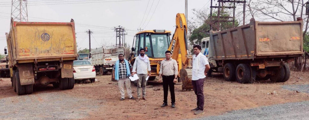 Rajnandgaon में अवैध मुरूम उत्खनन पर कार्रवाई… एक जेसीबी और दो हाईवा वाहन जब्त