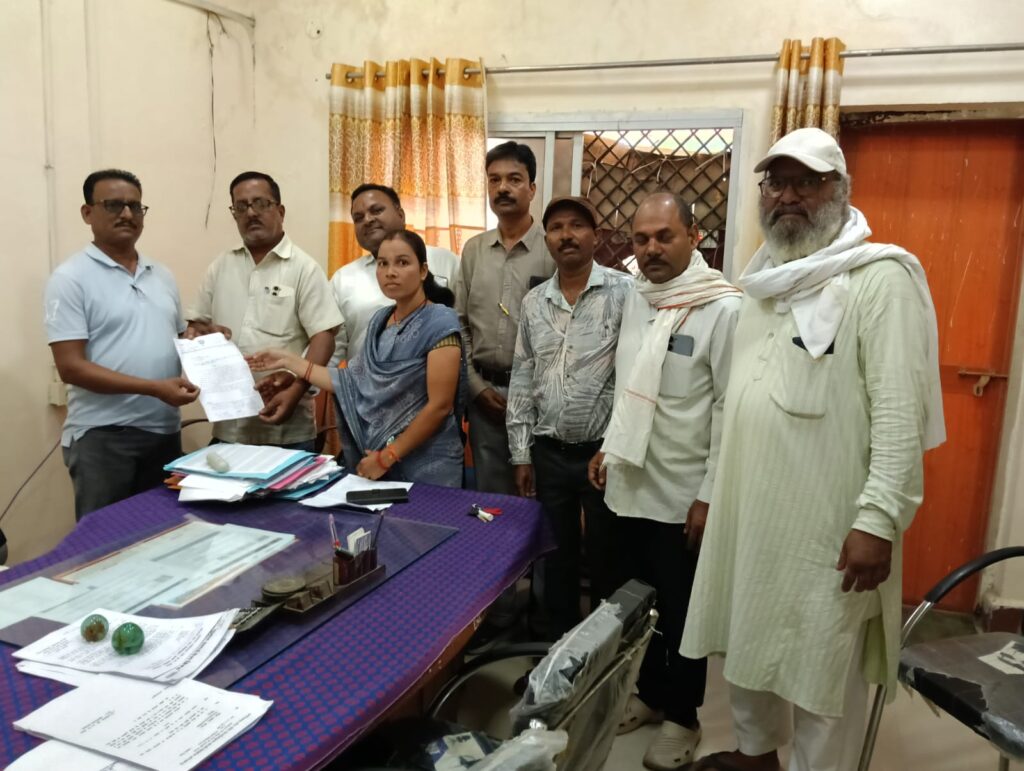 मनेन्द्रगढ़ में बिजली कटौती से जल संकट गहराया…नगरवासियों में बढ़ा आक्रोश