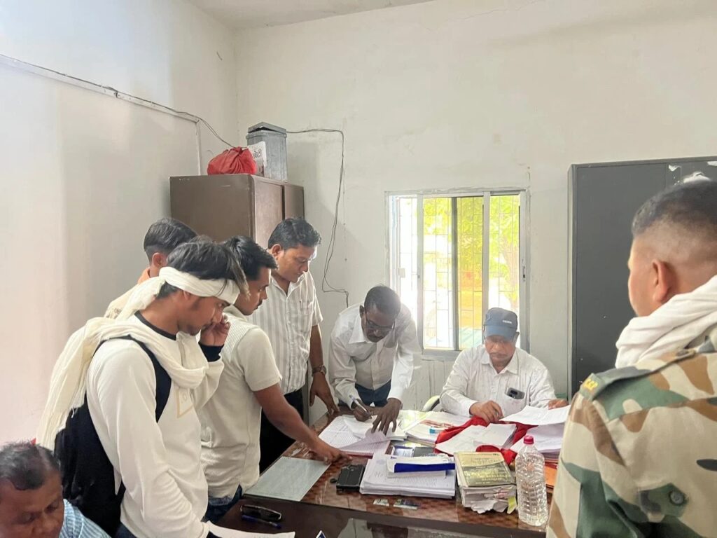 Janpad Panchayat By-Election : बिलासपुर जेल से सीधे नामांकन भरने पहुंचा हत्या का मुख्य आरोपी मुश्ताक अहमद…! BJP नेता अक्षय गर्ग का हत्यारोपी…कोरबा उपचुनाव में बड़ा ट्विस्ट
