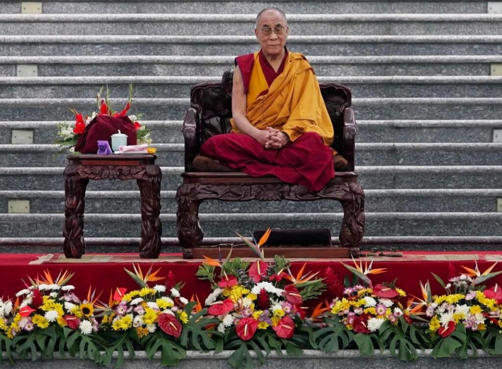 चीन को फिर सताया दलाई लामा का डर…भारत को दी चेतावनी