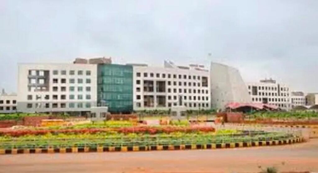 स्वामी आत्मानंद स्कूल भर्ती पर लगी रोक…अब होगी केंद्रीयकृत परीक्षा