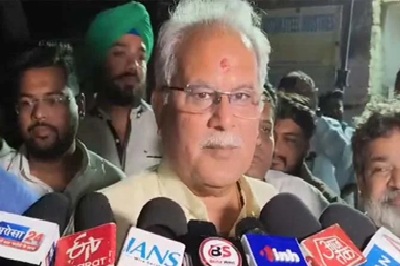 Bhupesh Baghel Attack : पेट्रोल पंपों पर लंबी कतारें…! आर्थिक संकट में है देश…Ex CM भूपेश बघेल ने सरकार पर साधा निशाना