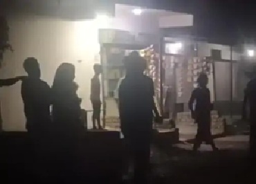 Korba Land Dispute : कोरबा में जमीन विवाद पर बवाल…! महिला-पुरुषों में जमकर मारपीट…सड़क बनी अखाड़ा