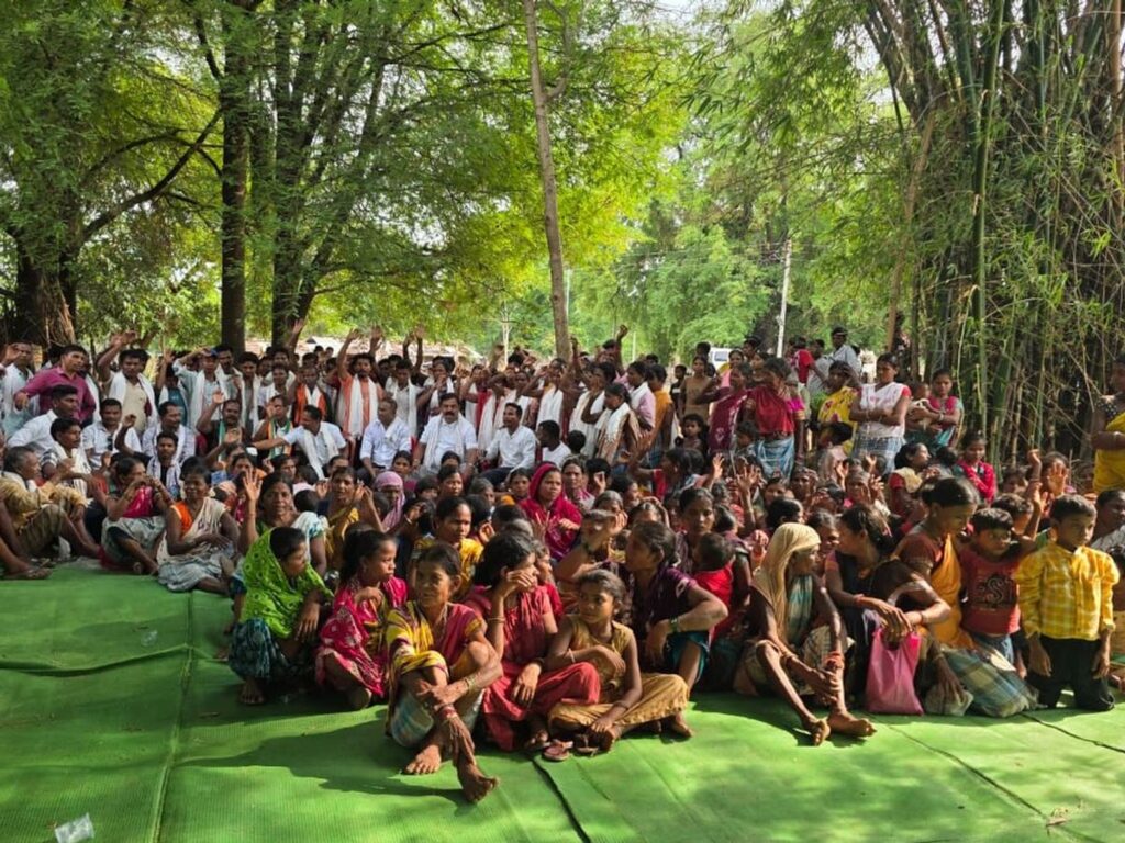 दंतेवाड़ा में कांग्रेस की बड़ी बढ़त…450 से ज्यादा ग्रामीणों ने थामा हाथ
