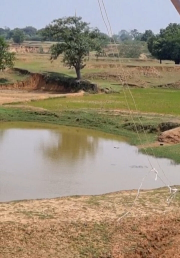 Water Conservation में जशपुर का बड़ा कमाल… नीमगांव बना पूरे प्रदेश के लिए मिसाल… कंटूर ट्रेंच और डबरियों ने बढ़ाई जल संचयन क्षमता