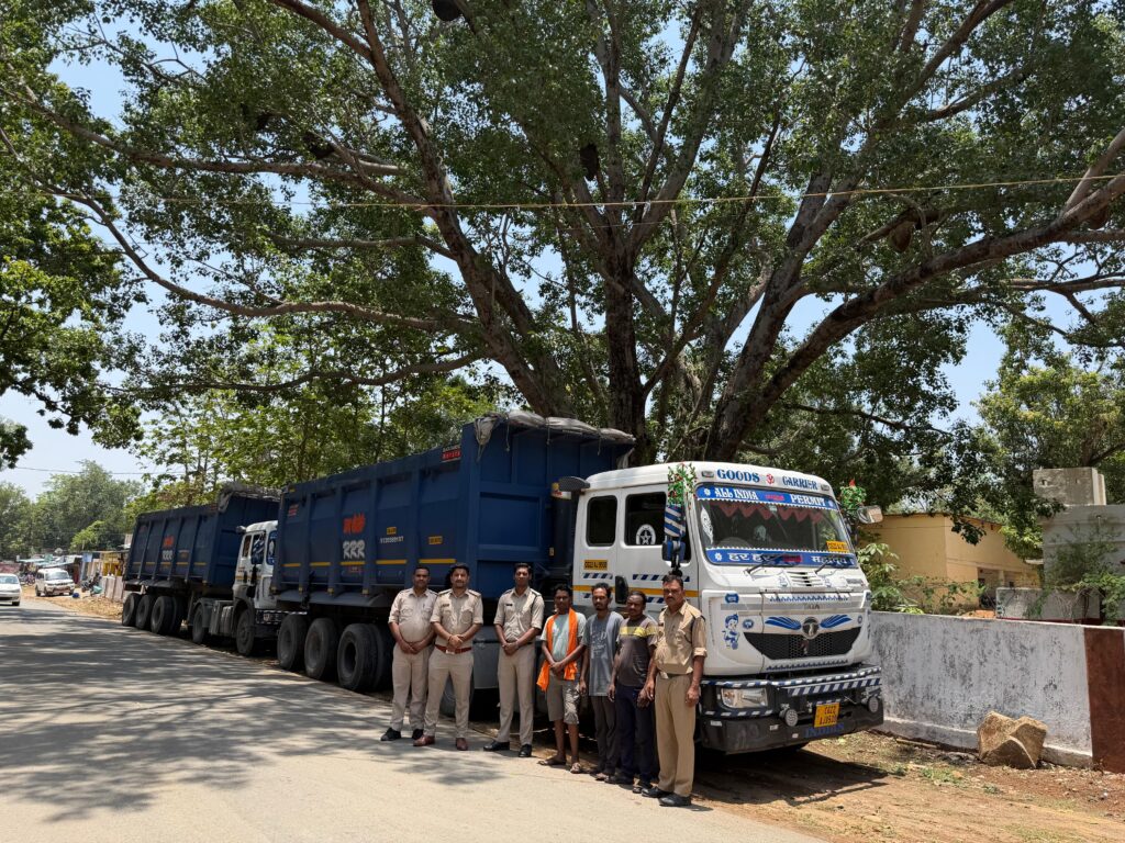 Illegal Transport : अवैध परिवहन करने वालों पर कसा शिकंजा…! संयुक्त टीम की कार्रवाई से मचा हड़कंप…प्रशासन की रेड में 3 ट्रेलर जब्त