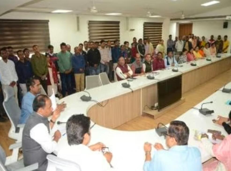 सरगुजा में नायब तहसीलदार से कथित मारपीट पर फेडरेशन सख्त…आंदोलन की चेतावनी