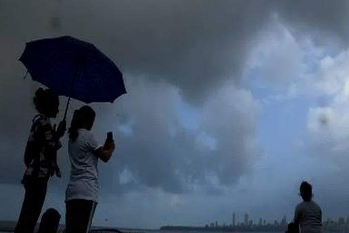 Delhi Heatwave Alert : तेज बारिश और लू का डबल अलर्ट…! IMD ने जारी की नई चेतावनी…दिल्ली में बढ़ेगी तपिश…अगले हफ्ते Heatwave का खतरा