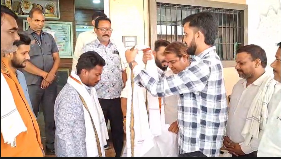Janpad Election : बेमेतरा जनपद उपचुनाव में हीरावन निषाद की बड़ी जीत…! कांग्रेस खेमे में जश्न…BJP प्रत्याशी तीसरे नंबर पर…यहां सुनिए VIDEO